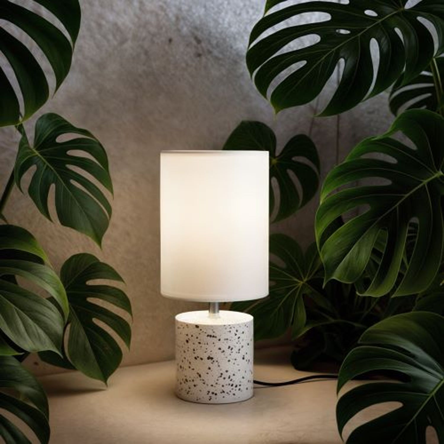 Lampa stołowa do salonu